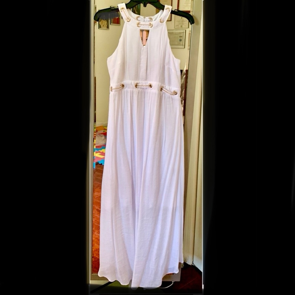Thalía Sodi Beautiful white dress
